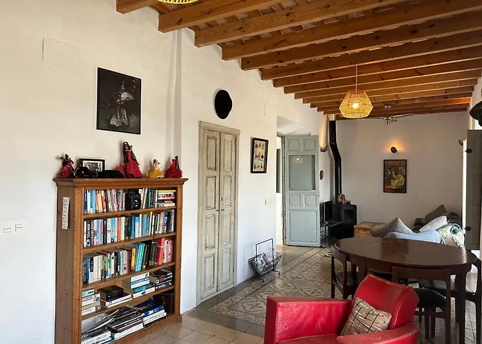 Spacious Private Vejer Patio Home